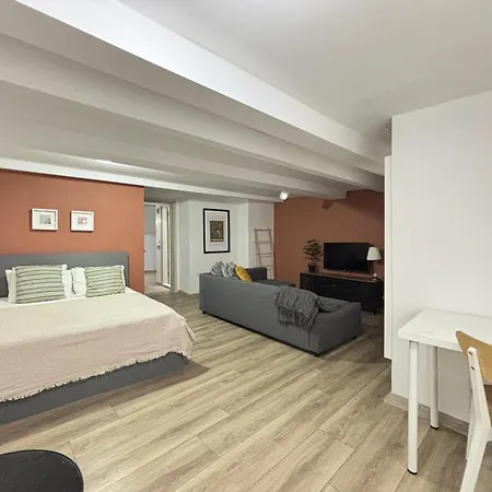 Stylish Loft In The Heart Of Taksim! דירה איסטמבול